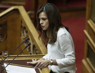 Ε. Αχτσιόγλου: «Μετά την τρίτη αξιολόγηση οι όροι εξόδου από το μνημόνιο»
